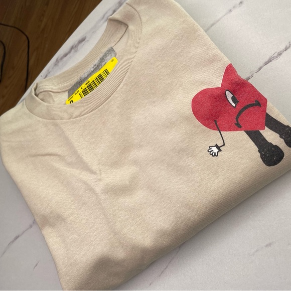 Bad bunny t-shirt - Picture 2 of 2